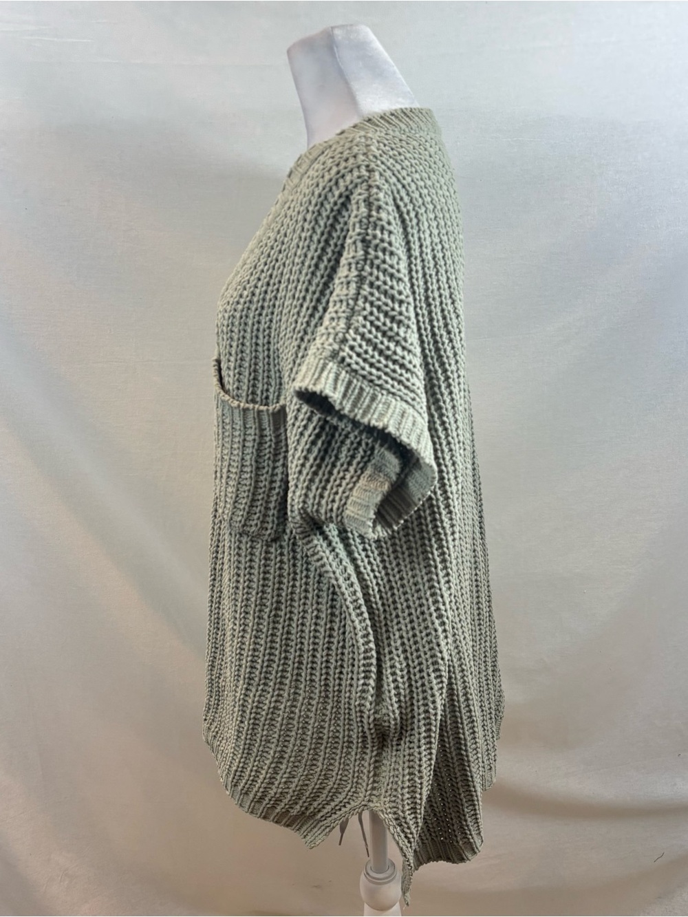 POL Clothing Womens Short Sleeve V-Neckline Knit Sweater Size Small Sage - Picture 11 of 12